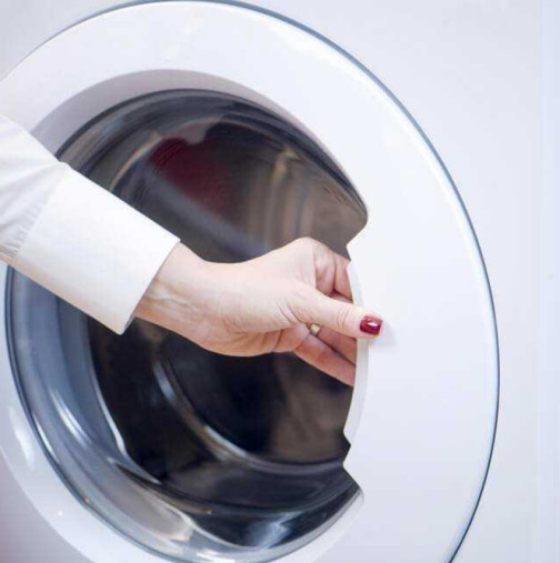 Защо не трябва да затваряте вратата на пералнята веднага след пране