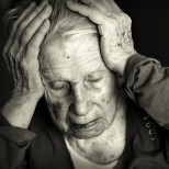 Малко хора знаят, че този симптом алармира за Алцхаймер!