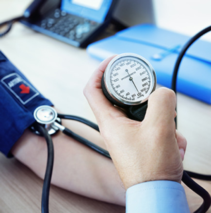Известен кардиолог от Германия даде съвет за най-бързото смъкване на кръвното