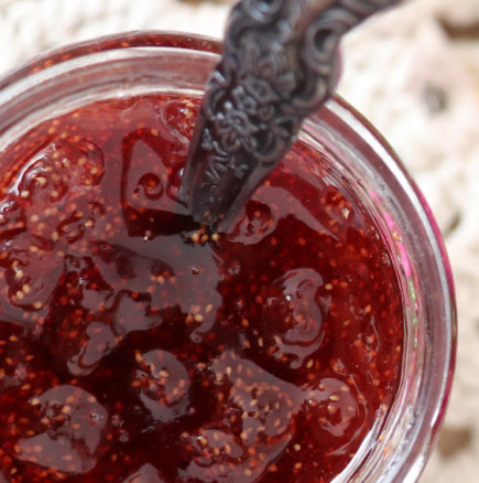 Бързо ягодово сладко за 1 час: просто добавете 1 съставка към плода и готово!