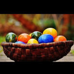 Колко дълго е безопасно да съхраняваме и ядем боядисаните на Великден яйца?