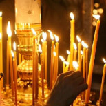 Как правилно да поставите свещи в църквата?