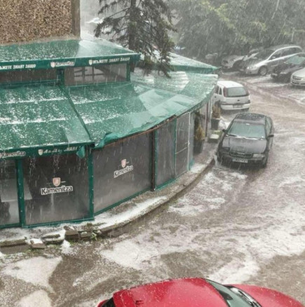 Воден ад над София-Небето се отвори и дъжд и градушка се изсипаха над столицата