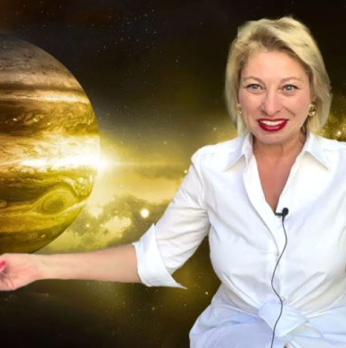 Прогнозата на Анджела Пърл-Как ще се отрази Юпитер, който сменя знака си на 26-ти май-Водолей-Щедри възможности 