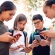 Първата страна, която готви пълна забрана за използване на смартфони от деца