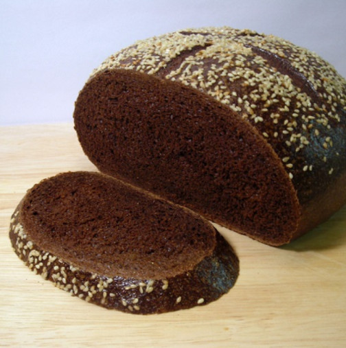 Истината за "черния" хляб: Сложете го във вода и ще разберете дали сте се измамили