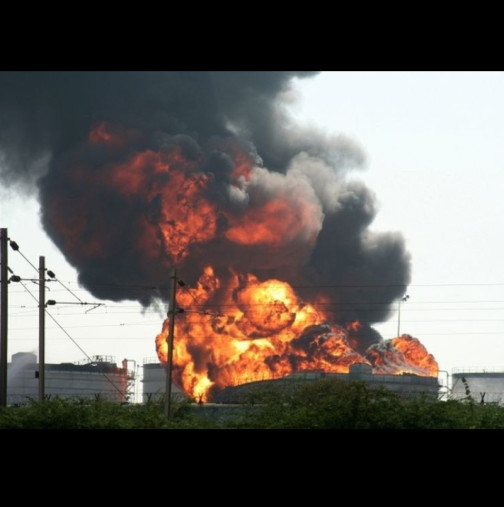 Извънредно: След Елин Пелин взрив и пожар в завод в Свищов - има пострадали: