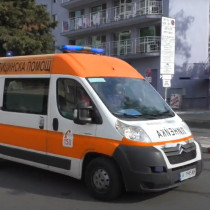 Млада жена роди буквално в крачола на клина си-Никой не помогнал и починало напът за болницата