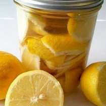 С лимони и оцет ще си направите естествен препарат за прозорци и под