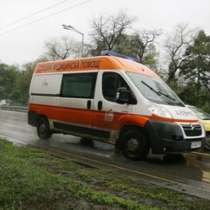 Мъж и жена са ударени от лек автомобил в центъра на София