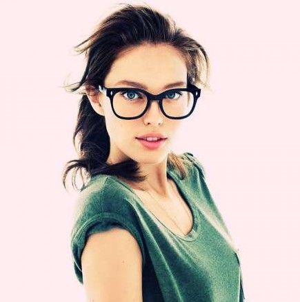 5 полезни съвети за грим за дамите с очила