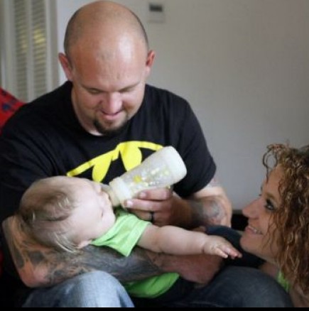 Медицинско чудо: Мъж с ампутирани гениталии сега е щастлив баща