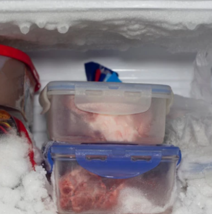 Образува ли се лед във вашия фризер? Добавете един хранителен продукт, няма да се повтори!