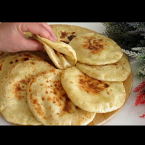 По-вкусни от палачинки, по-нежни от хляб! Турски палачинки с кисело мляко - гледайте как се надуват в тигана: