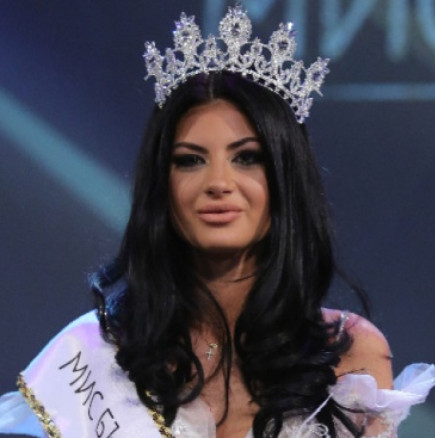 Мис България с изненадваща снимка на сестра си