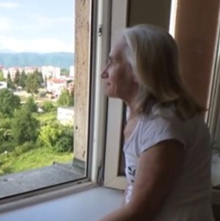 Жена от дома в Говедарци: Плащаш 1100 лв. на месец, за да те бият и унижават и да те държат гладен и на тъмно