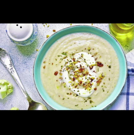 Крем супа с орехи и целина: Пълна с вкус и здраве, укрепва тялото и вдига имунитета