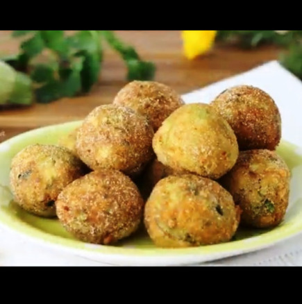Тиквички, сирене и чесън - просто е вкусно! Това е най-големият ни хит за целия сезон, хрупкави и апетитни кюфтенца от тиквички