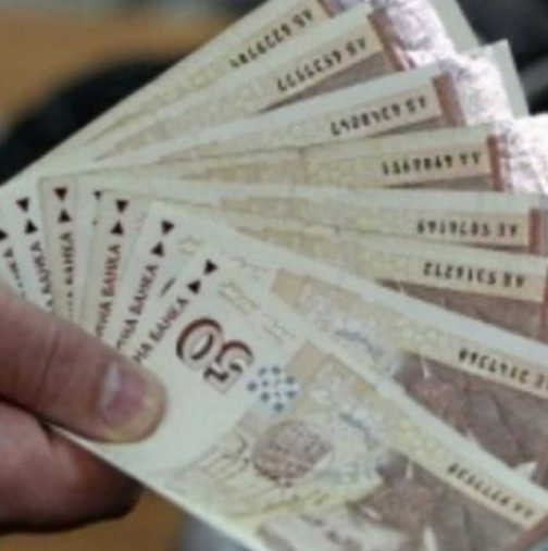 5200 лв. заплата на служители от държавната администрация