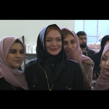 Известната актриса прие исляма, а после се омъжи за него - дубайски шейх ѝ пращаше частни самолети и кредитни карти за милиони!