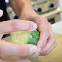 Купихте горчива краставица? Жената показа как да я направите отново вкусна, много е просто!