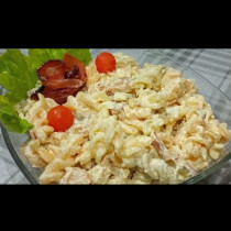 Обяд салата с макарони и пиле - като постои в хладилника, става чудно вкусна! Замества и обяда, и вечерята: