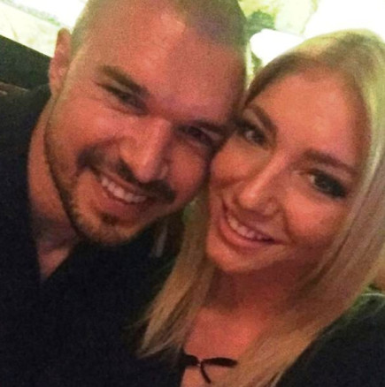 Любимата на Божинов показа бременно коремче-Снимка