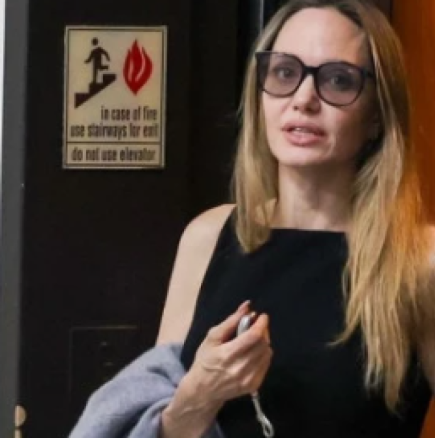 Анджелина Джоли ще си скубе косата! Любимата ѝ дъщеря й заби нож в гърба - всичко ѝ се върна като бумеранг, а тя се смееше на Брад!