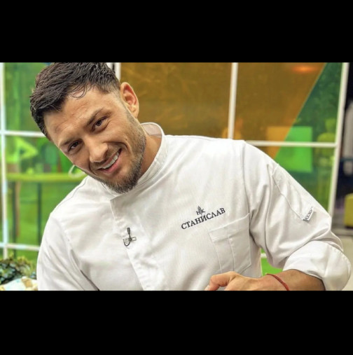 Големият победител от Hell's Kitchen гушна сладко бебче - няма по-щастлив от него! СНИМКА