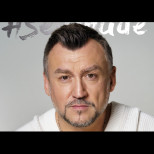 Какво му става на Любо Киров?! Размаха среден пръст пред десетки деца, а причината е абсурдна! В мрежата го разпнаха на кръст: