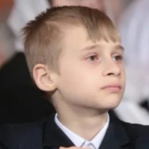 Това е жената, която роди ТАЙНИЯ СИН на Владимир Путин, НАЙ-САМОТНОТО МОМЧЕ НА РУСИЯ: 