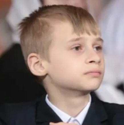 Това е жената, която роди ТАЙНИЯ СИН на Владимир Путин, НАЙ-САМОТНОТО МОМЧЕ НА РУСИЯ: 