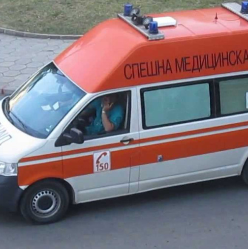 Жена почина, две деца и двама възрастни ранени в тежка катастрофа