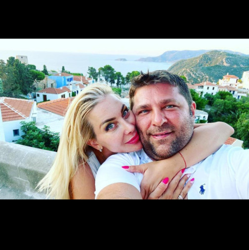 Запознанството им е като сценарий за филм, а днес вече чакат трето детенце - невероятната история на Антония и Ивайло Батинкови