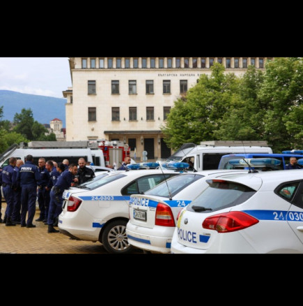 Властите с извънредна информация за смъртта на полицая от протеста тази сутрин: