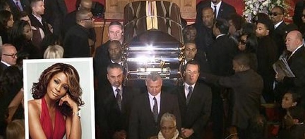 Видео от погребението на Уитни Хюстън. Бившият й съпруг-Боби Браун е изгонен от погребалната церемония  