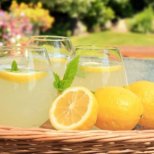 Лечебните свойства на лимоновата вода