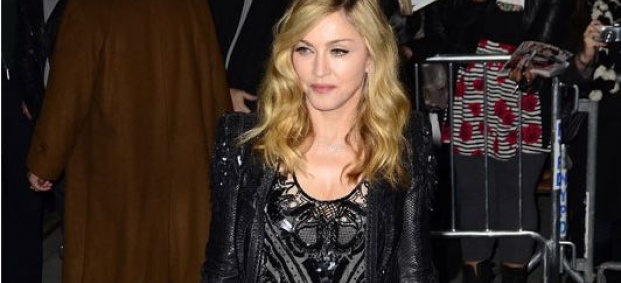 Мадона отново изненада с облекло 