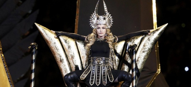 Мадона направи грандиозно шоу на Супер Боул  