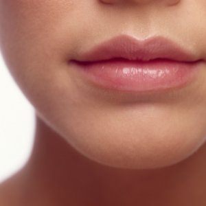Как да защитим устните си през летните месеци