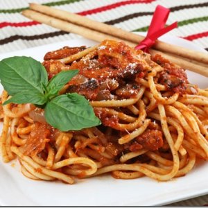 Паста Аматричиана - спагети с пушен бекон