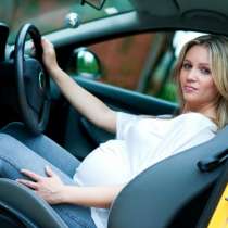 Опасно ли е шофирането за бременни жени?