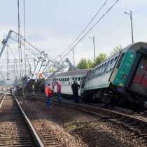Адска катастрофа между товарен и пътнически влак