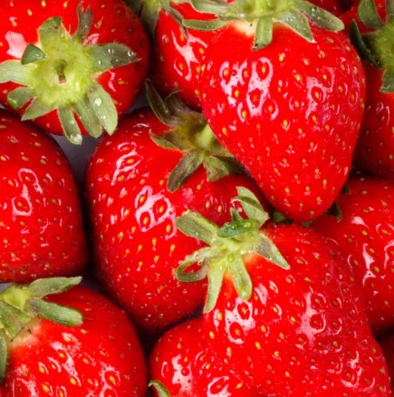 Отслабване, подмладяване и избелване на зъбите- всичко това благодарение на ягодите