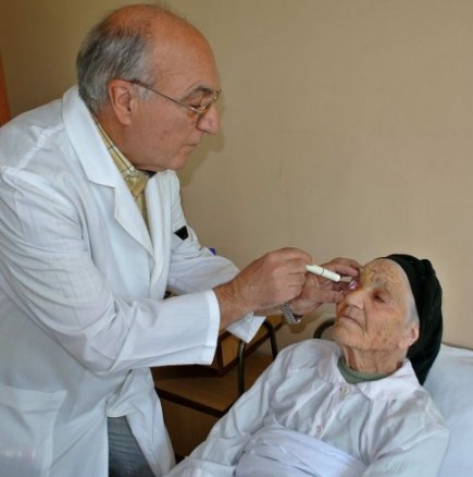 Бабичка на 101 години прогледна
