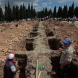 Жертвите в мината в Турция станаха 282 - трудно смогват да ги погребат - видео
