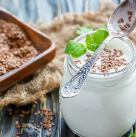 Всеки ден ядях кисело мляко и ленено семе: След 2 седмици вече не бях същата жена, резултатът ме изненада!