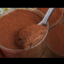 Шоколадова бомба с 3 съставки: Вкусен кремообразен десерт без яйца, мляко и брашно, готов за нула време!