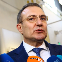 Гуцанов: Подписах се, каква да бъде минималната работна заплата