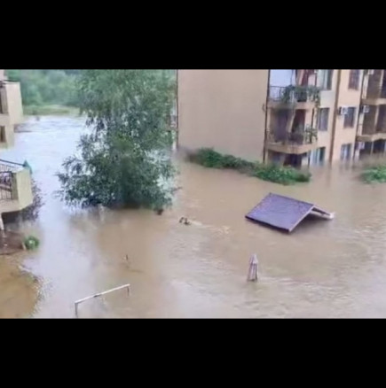 Стихията пак удари! Лозенец е под вода - страшна гледка: